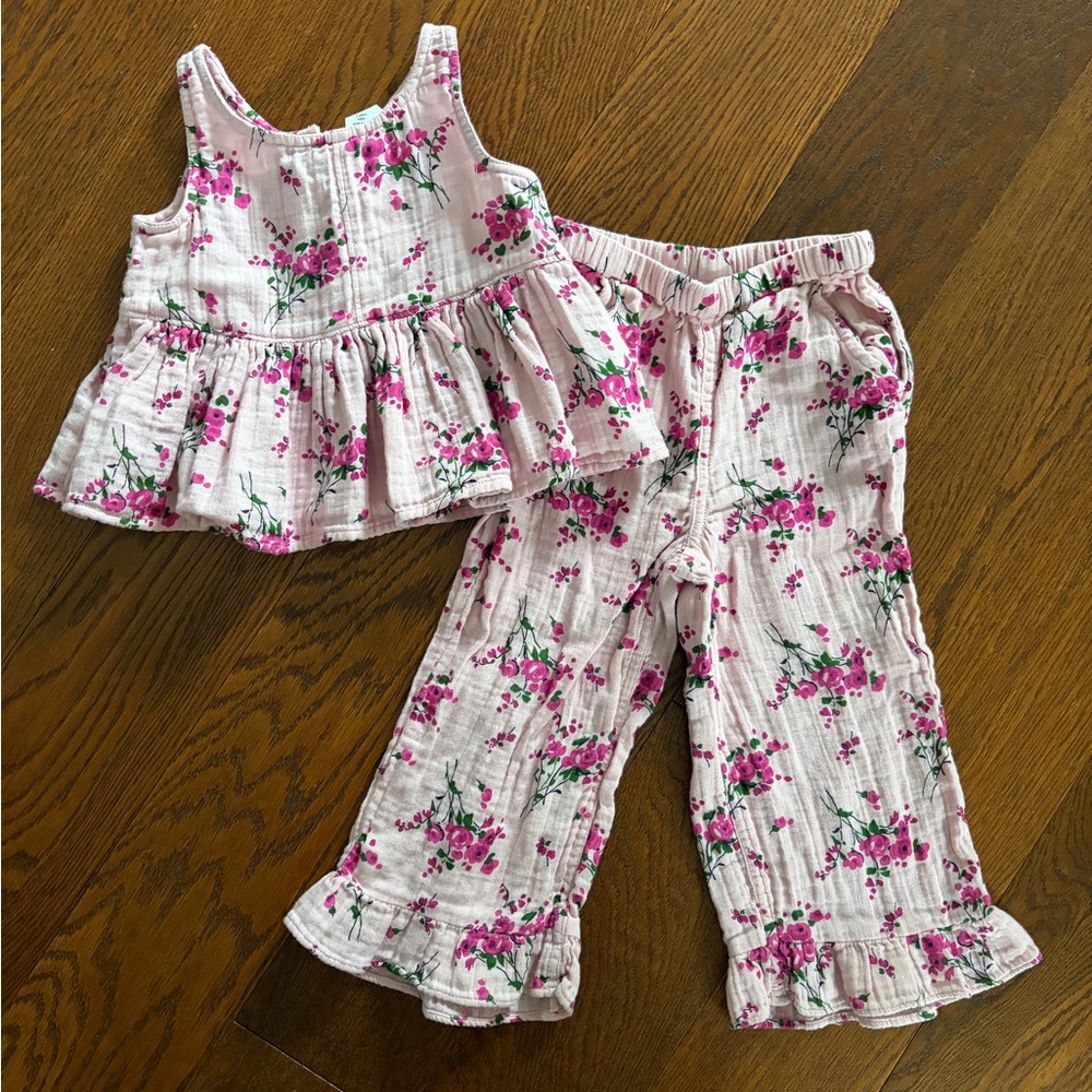 Gap 2 Piece Set